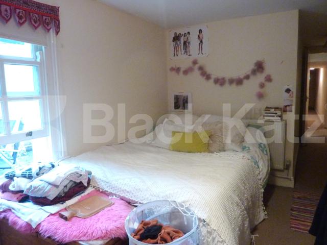 			FANTASTIC 3 BED IN MARYLEBONE!, 3 Bedroom, 1 bath, 1 reception Flat			 Cosway Street, MARYLEBONE